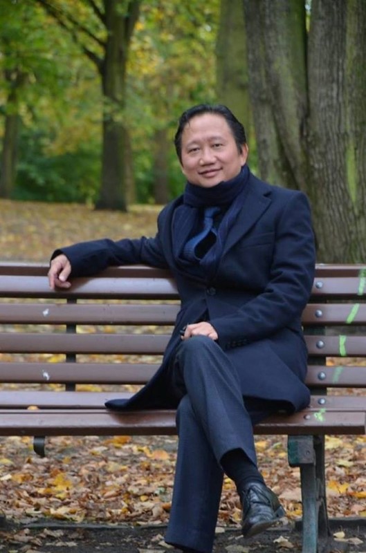 © Reuters. Trinh Xuan Thanh a former official at state oil company PetroVietnam sits on a park bench in Berlin