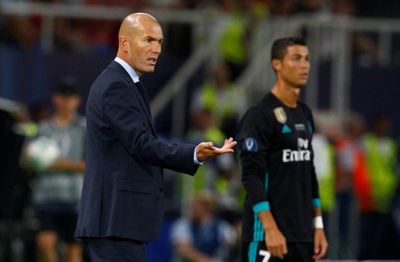 © Reuters. El dilema de Zidane tras el éxito en la Supercopa