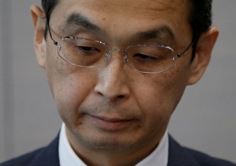© Reuters. FILE PHOTO: Takata Corp. Chairman and CEO Shigehisa Takada attends a news conference after its decision to file for bankruptcy protection in Tokyo