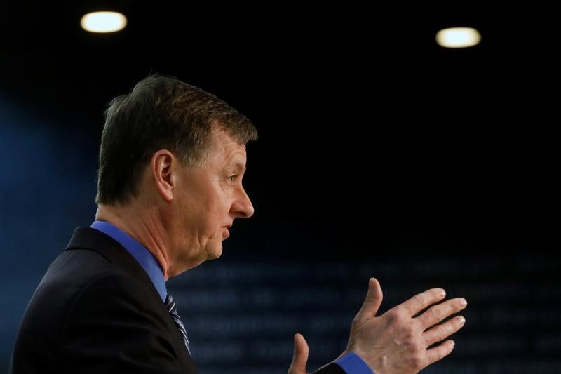 © Reuters. Federal Reserve Bank of Chicago President Charles Evans speaks during a meeting in Madrid