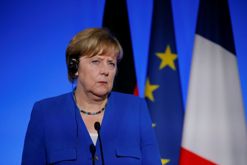 © Reuters. تراجع شعبية ميركل قبل ستة أسابيع من الانتخابات الألمانية