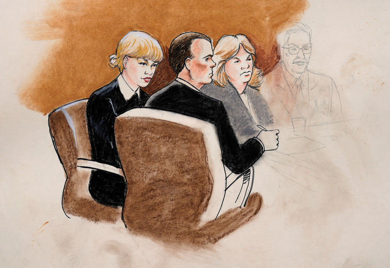 © Reuters. Desenho de Taylor Swift e seus advogados no tribunal federal de Denver, durante julgamento de agressão sexual