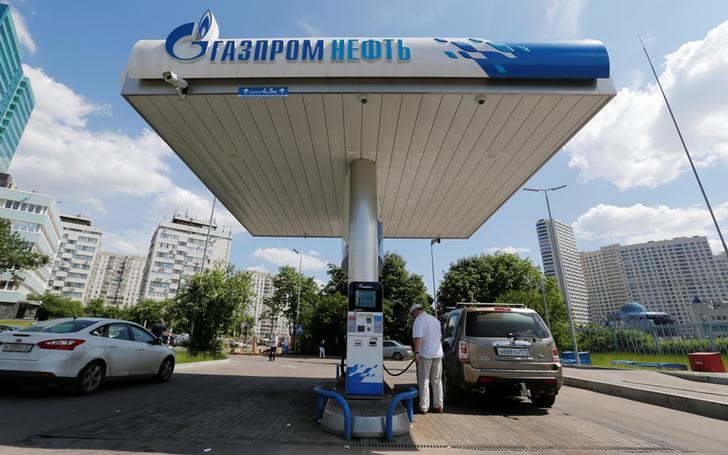 © Reuters. Автозаправочная станция Газпромнефти в Москве