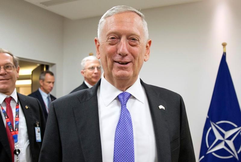 © Reuters. FILE PHOTO: U.S. Secretary of Defense Mattis arrives to attend a NATO defence ministers meeting in Brussels