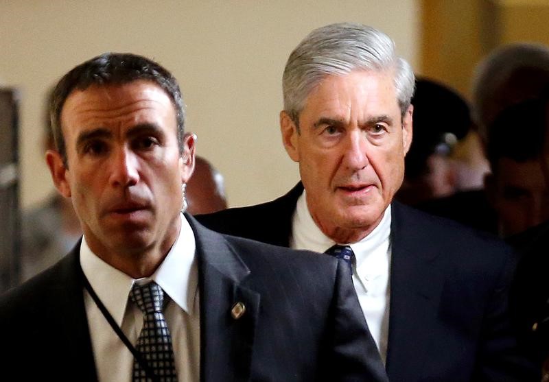 © Reuters. Special Counsel Mueller departs after briefing members of the U.S. Senate on his investigation in Washington