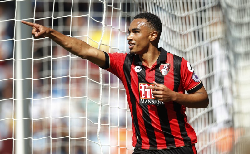 © Reuters. FILE PHOTO - Bournemouth's Junior Stanislas celebrates scoring their first goal