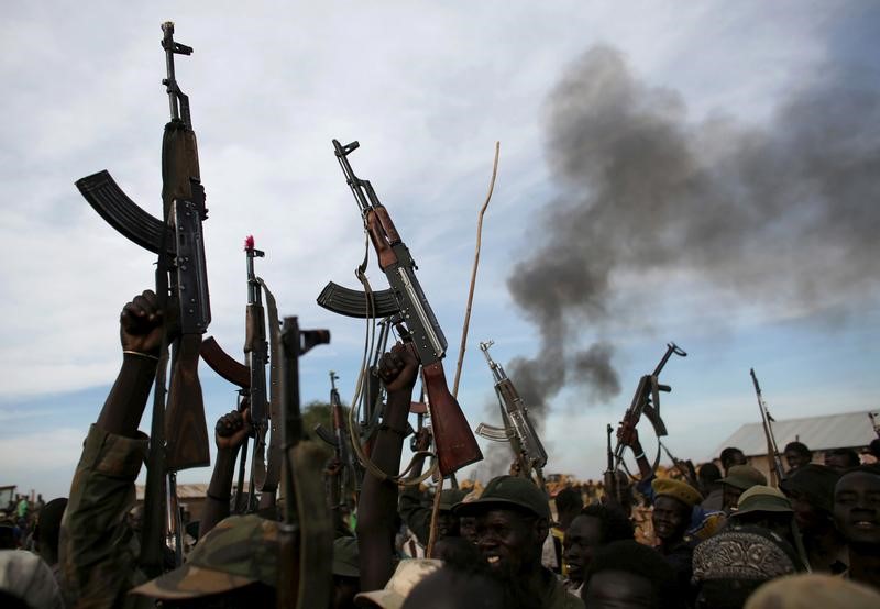 © Reuters. اشتباكات عنيفة بين قوات حكومة جنوب السودان ومتمردين