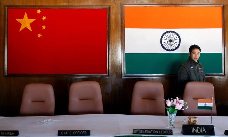 © Reuters. الجيش الهندي يعزز الاستعداد القتالي على حدود الصين