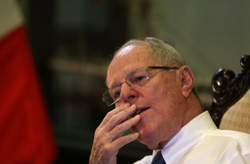 © Reuters. Peru's President Kuczynski speaks during an interview at the Reuters Latin American Investment Summit in Lima