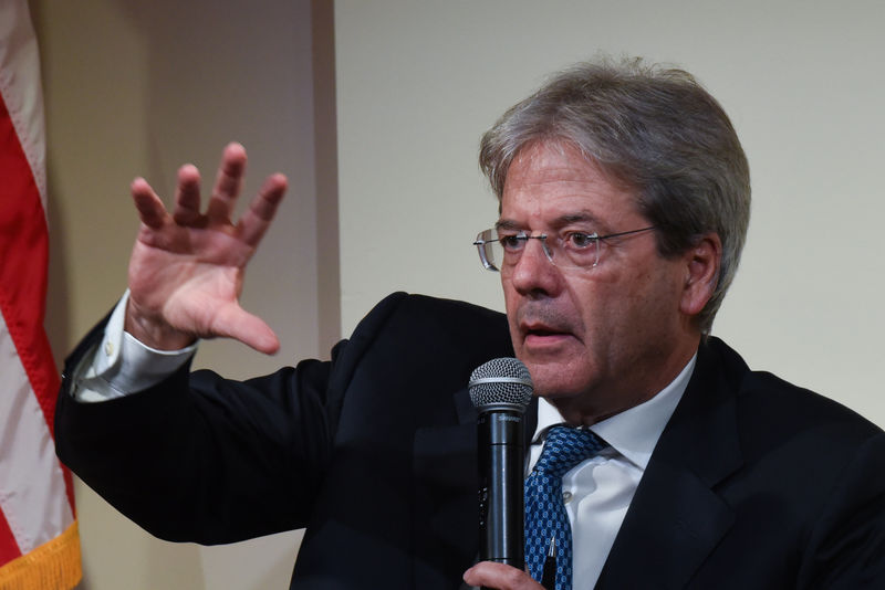 © Reuters. Italian Prime Minister Paolo Gentiloni gives speech at New York University during the United Nations General Assembly in New York City