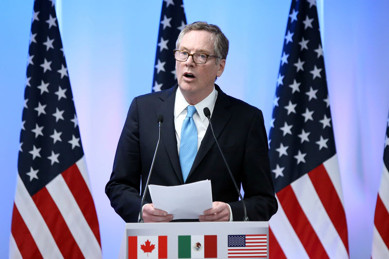 © Reuters. U.S. Trade Representative Robert Lighthizer addresses the media to close the second round of NAFTA talks involving the United States, Mexico and Canada at Secretary of Economy headquarters in Mexico City