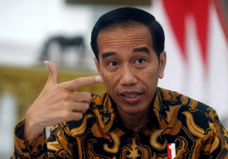 © Reuters. رئيس إندونيسيا: الجيش يجب أن يبقى بعيدا عن السياسة