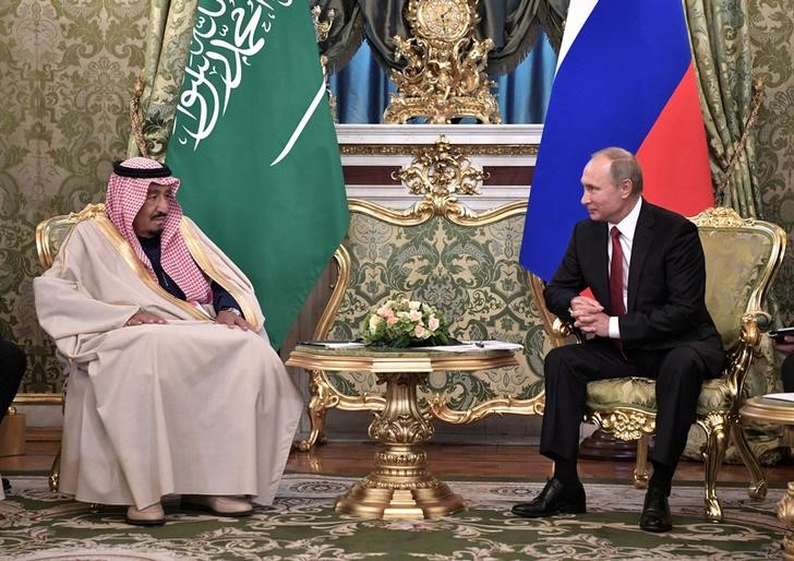 © Reuters. الملك سلمان: توافق في الآراء مع القيادة الروسية لنقل العلاقات لآفاق أرحب