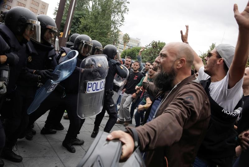 © Reuters. El delegado del gobierno en Cataluña se disculpa por las cargas policiales en Cataluña