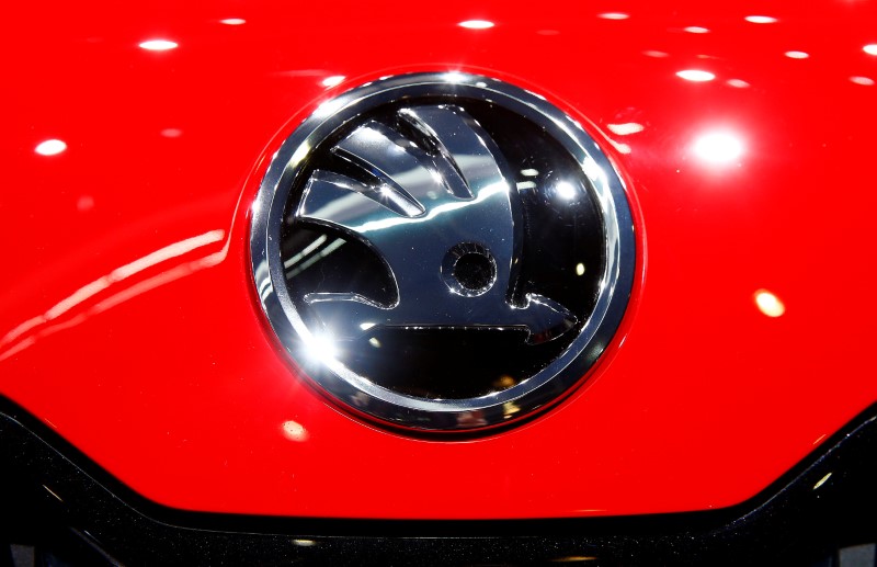 © Reuters. The logo of Skoda is seen during the 87th International Motor Show at Palexpo in Geneva