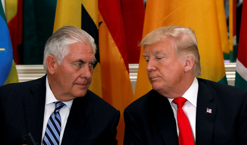 © Reuters. FILE PHOTO: U.S. President Donald Trump and Secretary of State Rex Tillerson confer during a working lunch in New York