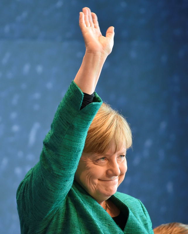 © Reuters. مصدران: حلفاء ميركل في بافاريا يوافقون على سياسة الهجرة بألمانيا
