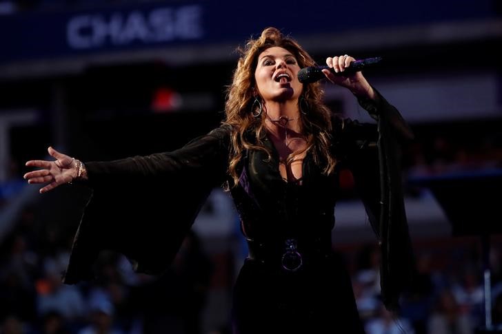 © Reuters. Shania Twain canta no Aberto dos EUA