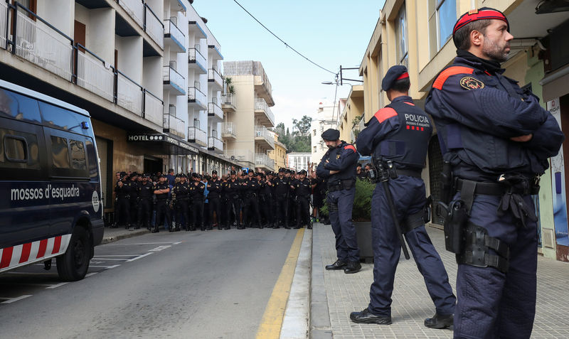 © Reuters. La Guardia Civil critica la actuación de los Mossos en Cataluña