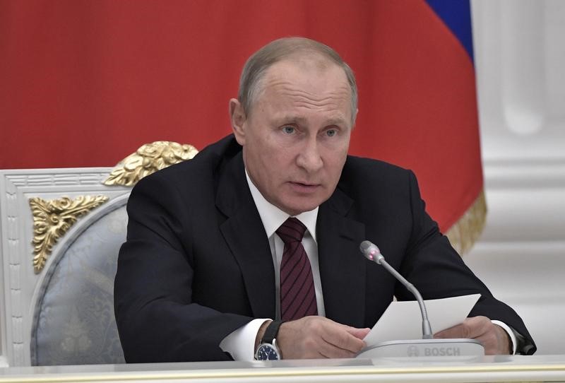 Путин увидел в криптовалютах риски для российских граждан, компаний