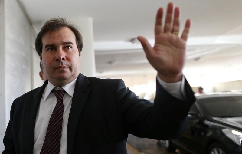 © Reuters. Rodrigo Maia chega ao Congresso