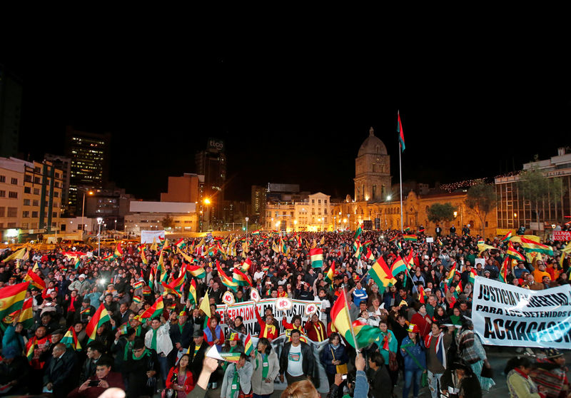 © Reuters. Protesto contra nova tentativa do presidente da Bolívia, Evo Morales, de concorrer à reeleição em 2019, em La Paz