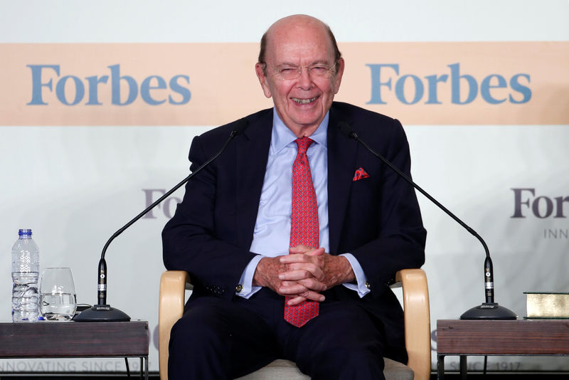 © Reuters. FILE PHOTO: U.S. Secretary of Commerce Wilbur Ross attends Forbes Global CEO Conference in Hong Kong