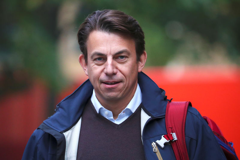 © Reuters. FILE PHOTO: Former Tesco executive Carl Rogberg arrives at Southwark Crown Court in London