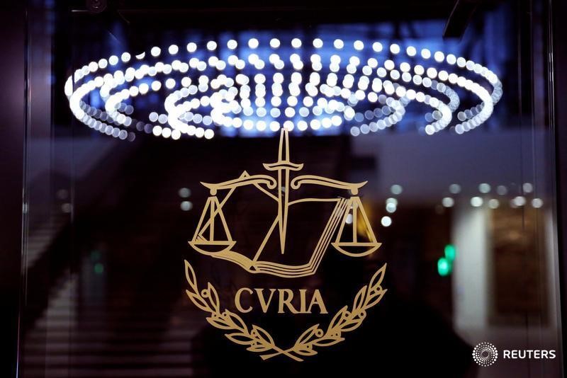 © Reuters. The logo of the European Court of Justice is pictured outside the main courtroom in Luxembourg