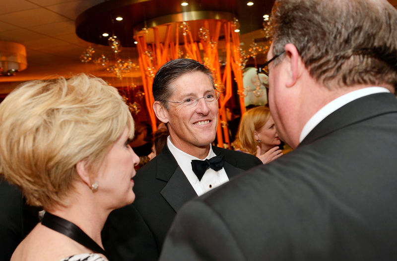 © Reuters. FILE PHOTO --  Citigroup CEO Corbat chats with Thomson Reuters CEO Smith at the Thomson Reuters reception prior to the White House Correspondents' Association Gala in Washington