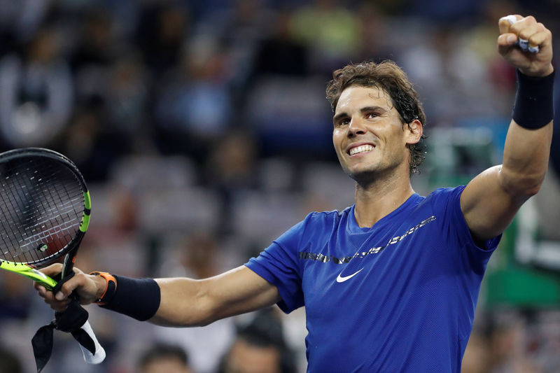 © Reuters. Nadal derrota a Fognini y pasa a cuartos en Shanghái junto a Federer