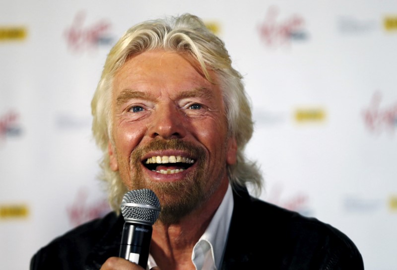 © Reuters. Virgin Group founder Richard Branson speaks at a press event in Sydney