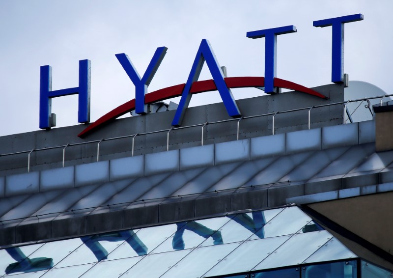© Reuters. Company's logo is seen on Ararat Park Hyatt Moscow hotel in central Moscow