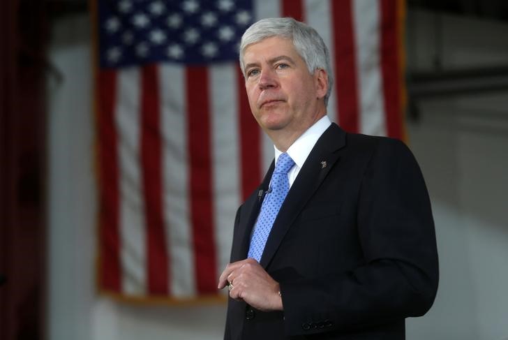 © Reuters. Michigan Governor Rick Snyder at a bill signing event in Detroit