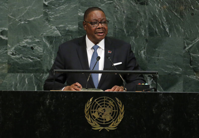 © Reuters. Malawi President Mutharika addresses the 72nd United Nations General Assembly at U.N. headquarters in New York