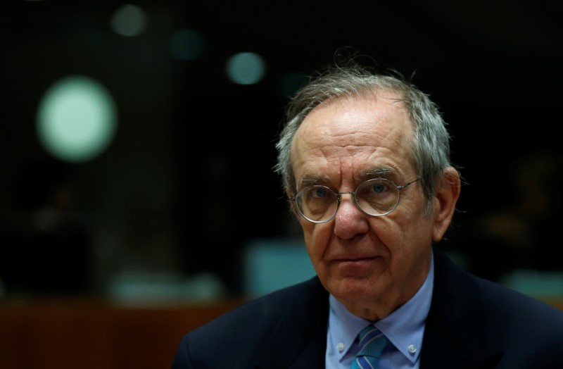 © Reuters. Il ministro dell'Economia Pier Carlo Padoan