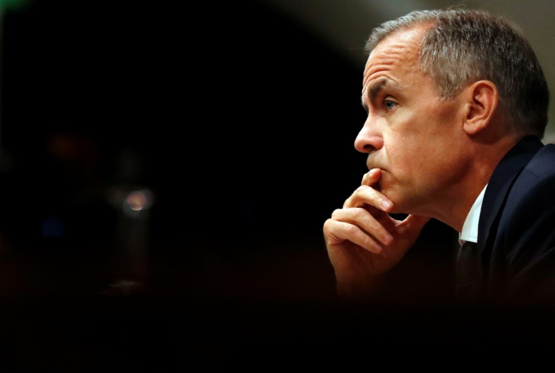 © Reuters. Britain's Bank of England Governor, Mark Carney, addresses journalists during a press conference to deliver the quarterly inflation report in London