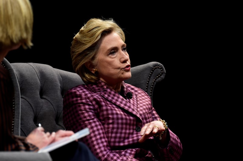 © Reuters. Former U.S. Secretary of State, Hillary Clinton speaks during an interview with Mariella Frostrup at the Cheltenham Literature Festival in Cheltenham