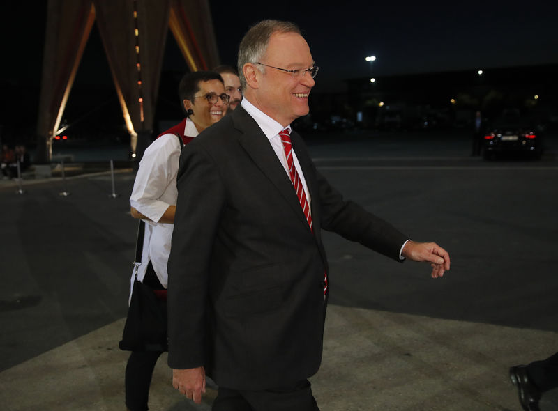 © Reuters. Lower Saxony state Prime Minister and Social Democratic Party (SPD) top candidate for the state election Weil walks after a TV debate in Hanover