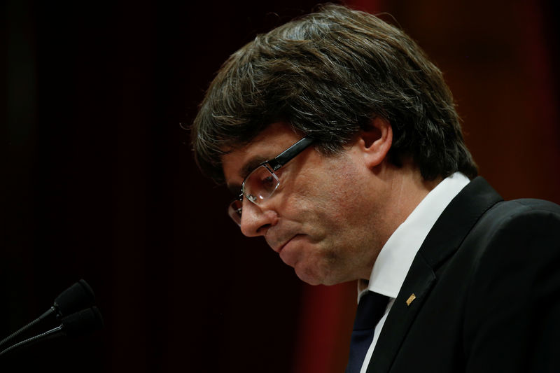 © Reuters. Presidente da Catalunha, Carles Puigdemont, durante discurso no Parlamento regional em Barcelona