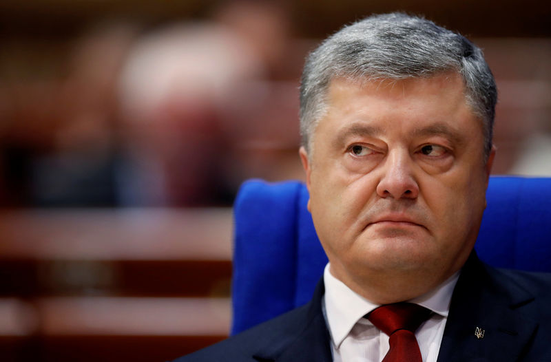 © Reuters. FILE PHOTO: Ukraine's President Poroshenko addresses the Parliamentary Assembly of the Council of Europe in Strasbourg
