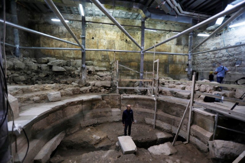 © Reuters. Las ruinas de un anfiteatro en Jerusalén arrojan luz sobre reuniones en época romana