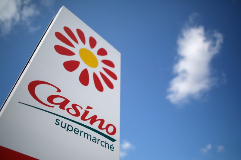 © Reuters. FILE PHOTO: A logo of French retailer Casino is pictured outside a Casino supermarket in Nantes