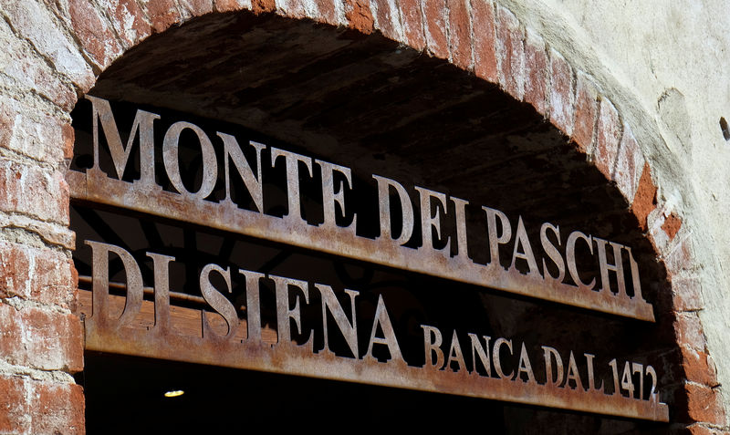© Reuters. The entrance of Monte Dei Paschi di Siena is seen in San Gusme near Siena, Italy