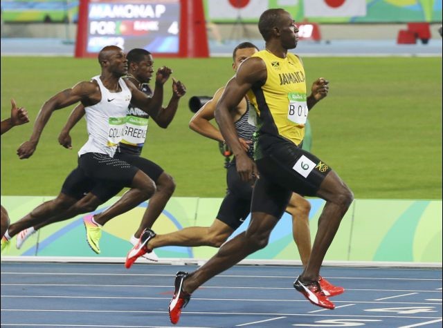 © Reuters. FILE PHOTO: Athletics - Men's 100m Semifinals