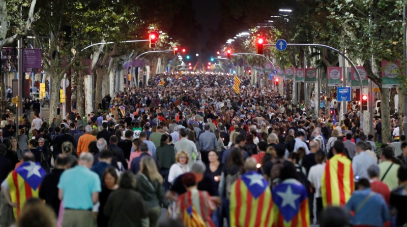 © Reuters. Catalan separatist organisations' leaders jailing protests in Barcelona