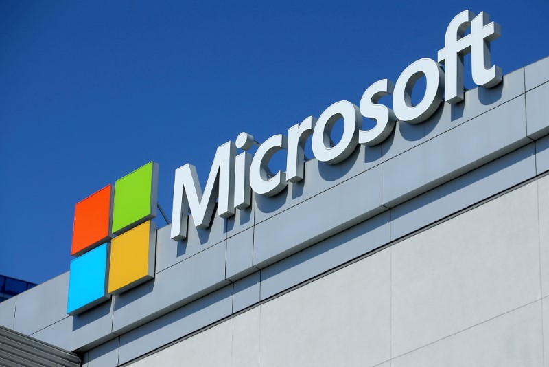 © Reuters. FILE PHOTO: The Microsoft logo on the Microsoft Theatre in Los Angeles