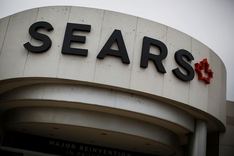 © Reuters. A Sears sign hangs on a store in Mississauga, Ontario