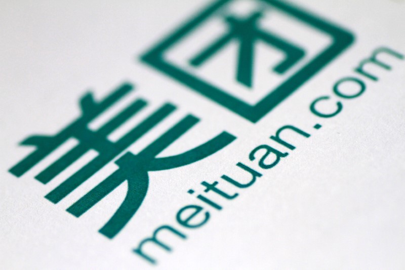 © Reuters. Illustration photo of the Meituan logo