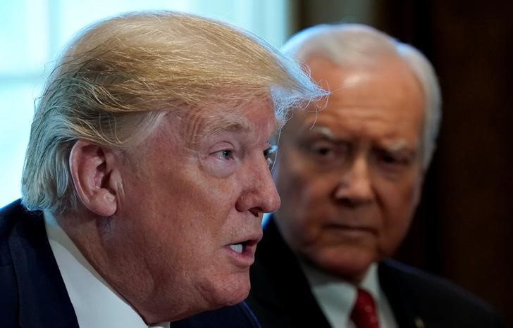 © Reuters. Trump holds meeting with Senate Finance Committee members at White House in Washington